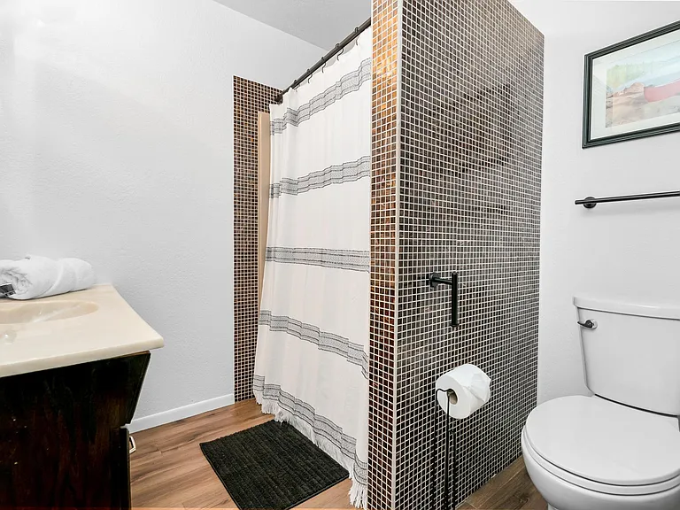 24166 Cresta Dr — Photo 17