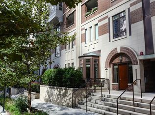 185 N Westshore Dr, Chicago, IL 60601