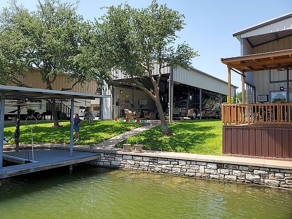 5th image of 805 Brazos Harbor Cir