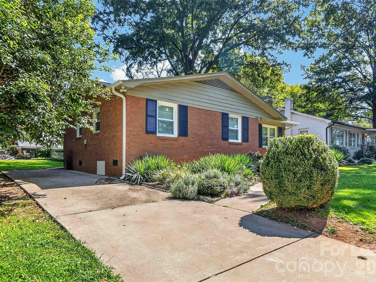 3 bed, 2.0 bath, $1,800 — Photo 3