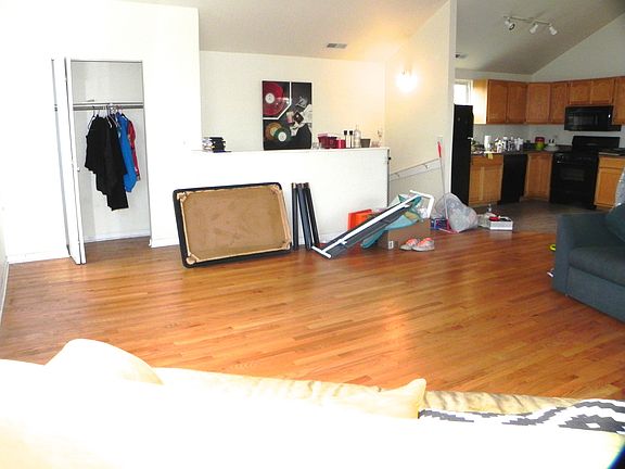 4th image of 2222 W Grand Ave #2