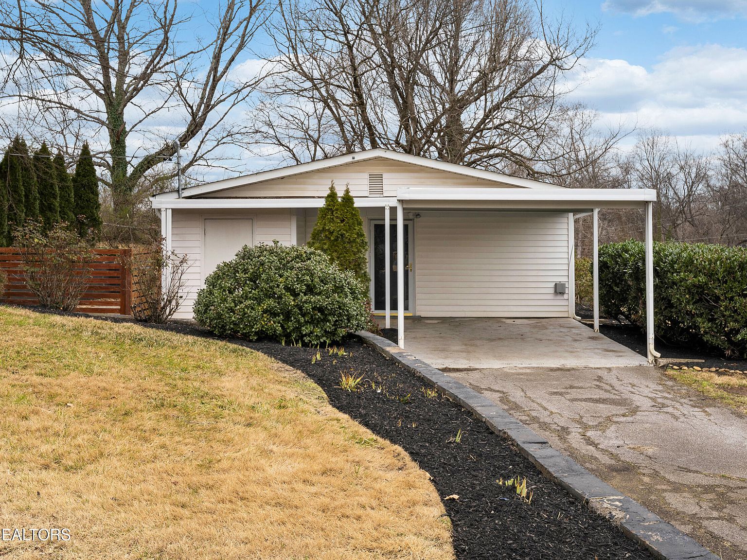 8209 Tamarack Rd, Knoxville, TN 37919 | Zillow