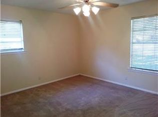 917 Charleston Ct, Bedford, TX 76022