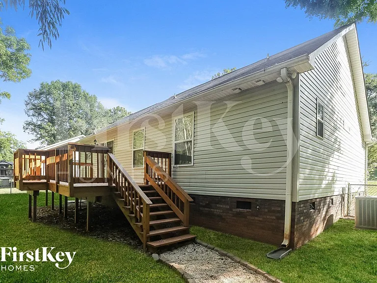 1018 Austin Ave — Photo 15