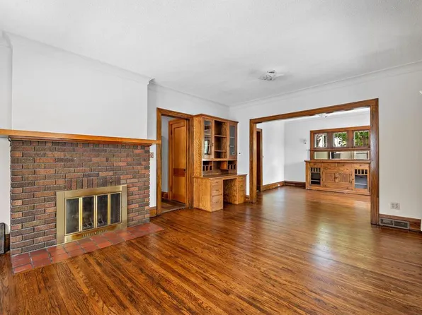 2387 Bayless Pl, Saint Paul, MN 55114