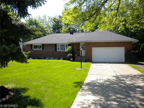 2nd image of 654 Meadowlane Dr