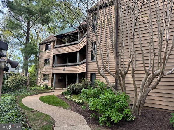 1 President Point Dr APT B2