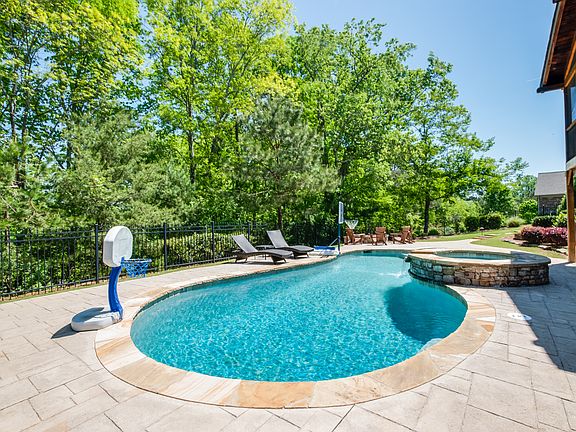 4th image of 6656 Trailside Dr