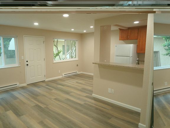 4th image of 87 Glen Eyrie Ave APT 6