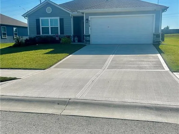 716 Bentley Dr, Belton, MO 64012