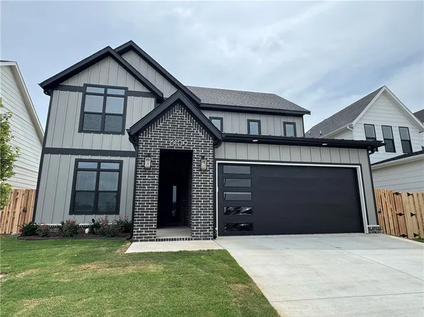 6109 S 41st St, Rogers, AR 72758