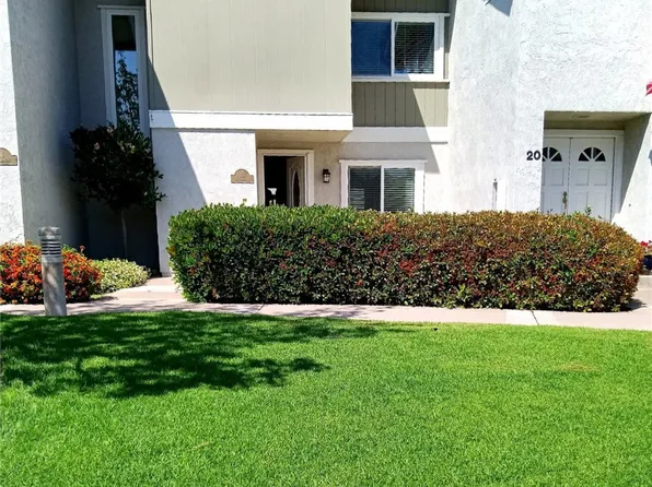 18 Goldenbush, Irvine, CA 92604