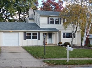 17 Bender Dr, Newark, DE 19711