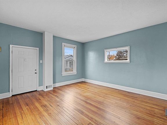 3rd image of 4663 Oldenburg Ave