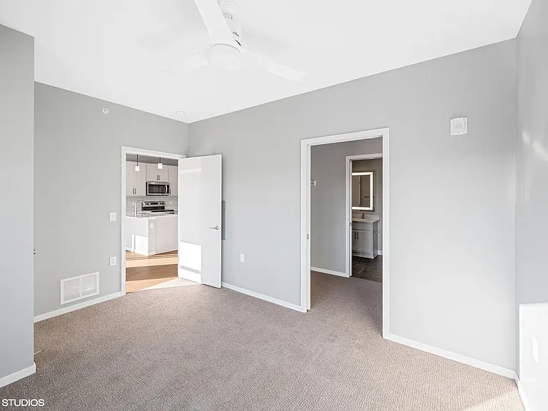 Lago Apartments — Photo 37
