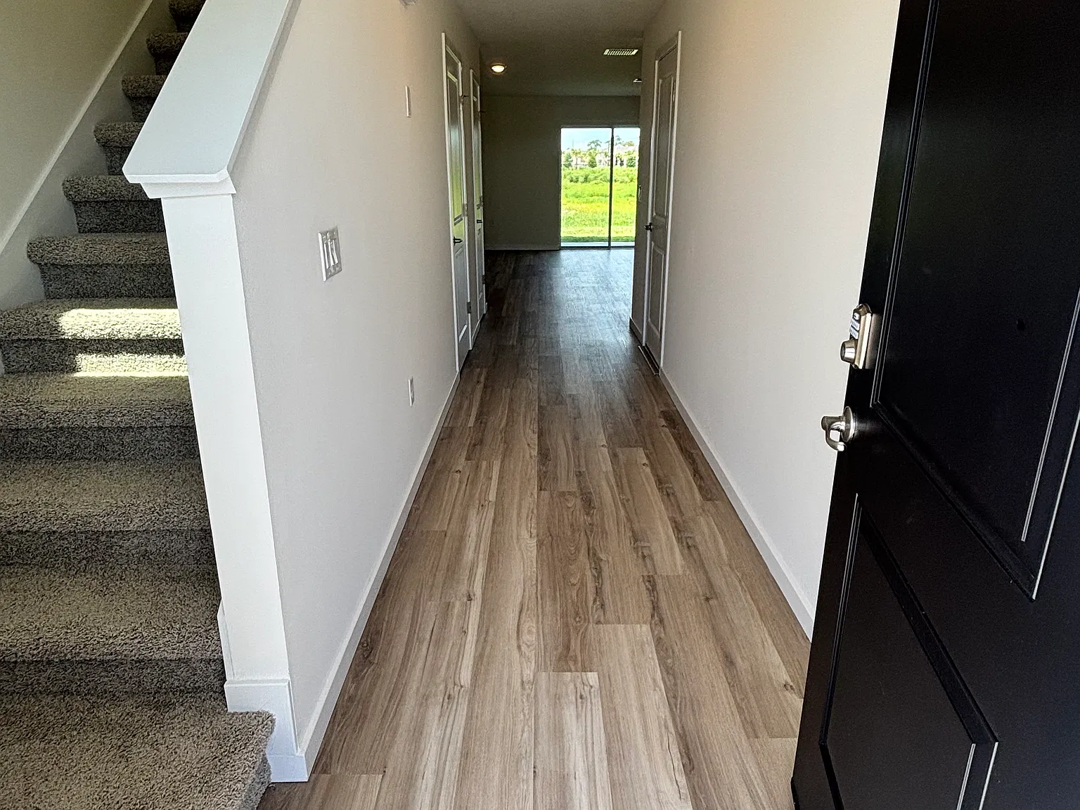 3 bed, 1464 sqft, $2,000 — Photo 2