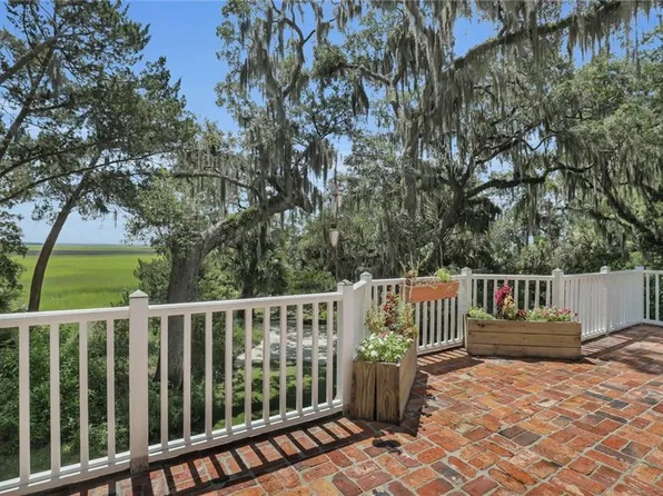 1088 Mission Dr SE, Darien, GA 31305
