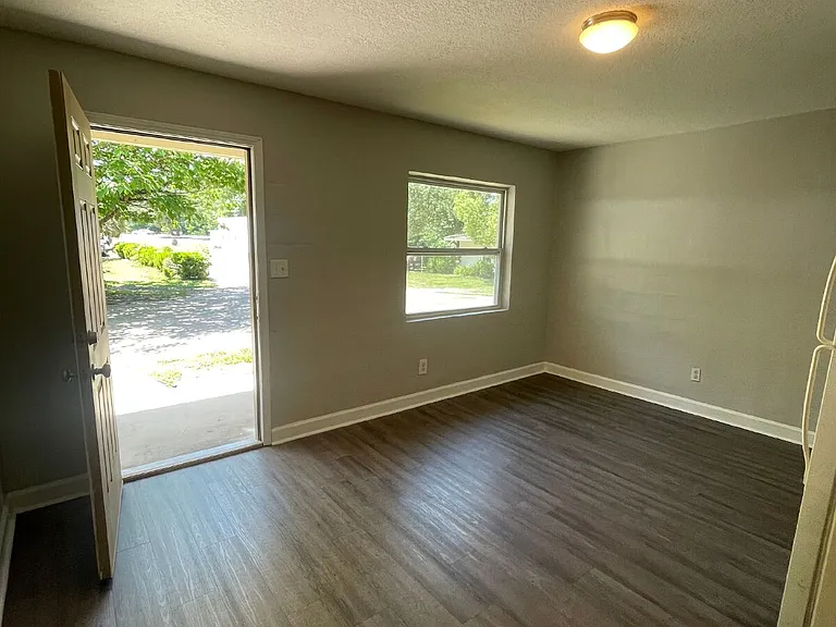 3721 Crawfordville Rd #13 — Photo 5