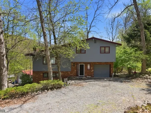 41 Crescent Dr, Byram Twp., NJ 07821