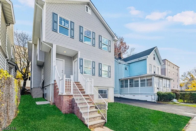 4 bed, 3.0 bath, $3,600 — Photo 2