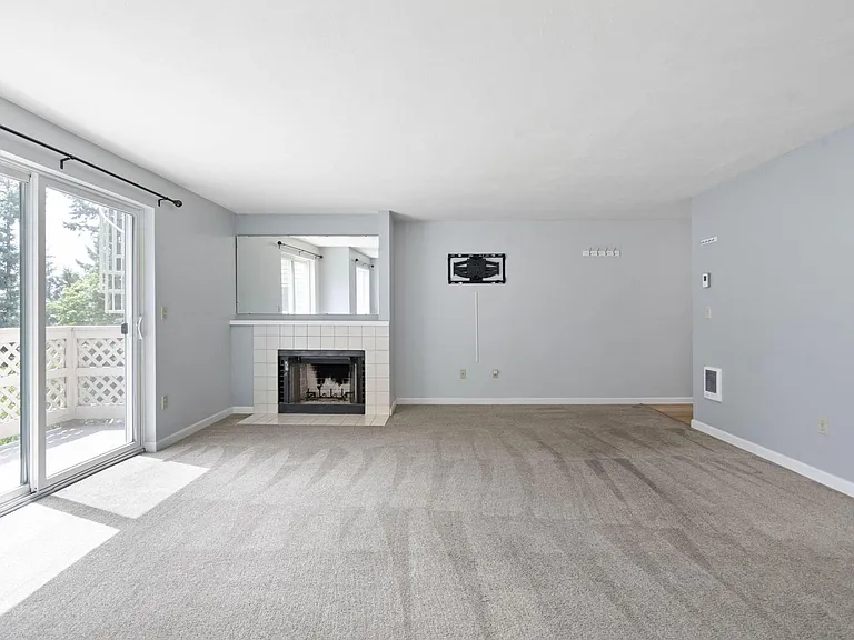 3433 McNary Pkwy #302 — Photo 8