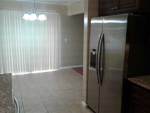5th image of 850 E Lynwood Dr APT 1