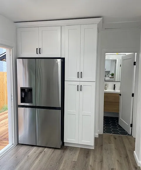 650 N Olive St — Photo 2