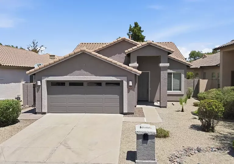 964 W Fairway Dr — Photo 3