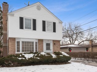 734 Beaver Rd, Glenview, IL 60025
