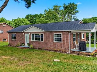 3526 16th St NE, Hickory, NC 28601