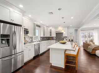 20 Manthorne Rd FLOOR 2, West Roxbury, MA 02132