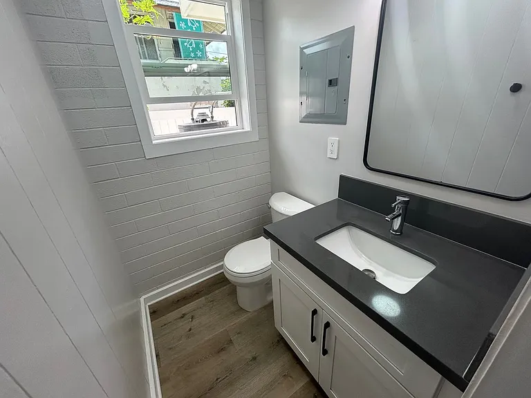 2620 Date St — Photo 7