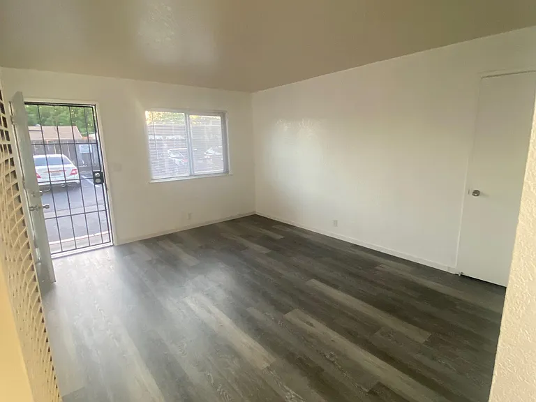 221 E Edison St #8 — Photo 5
