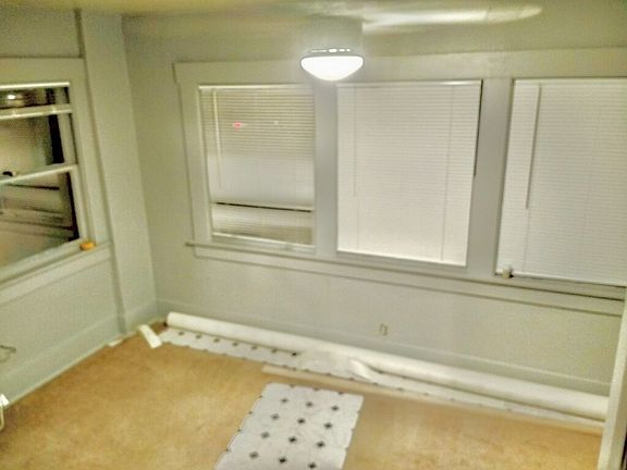 4th image of 715 E 5th St #1/2