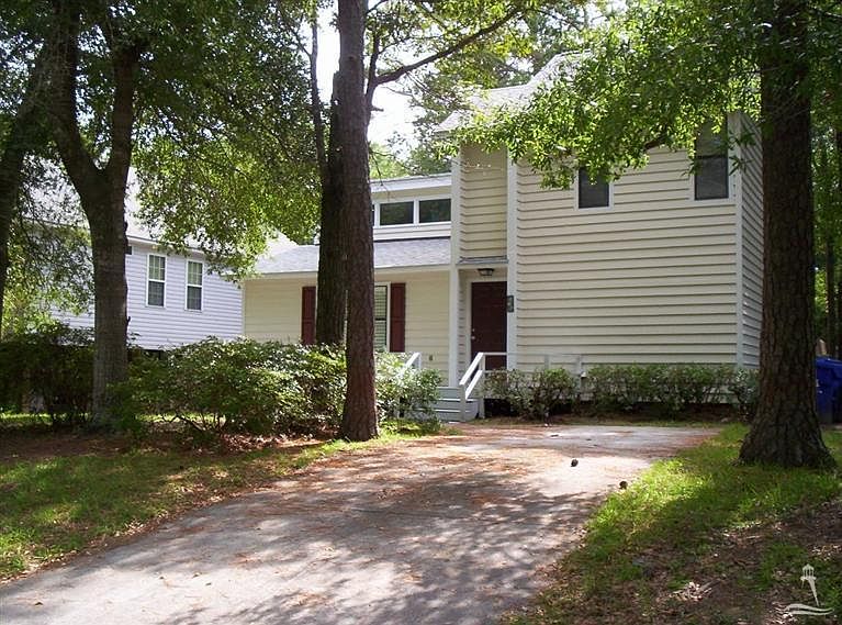 1st image of 152 NE 12th St