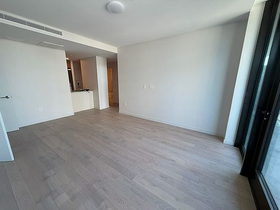 5th image of 131-02B 40th Rd Unit 16V