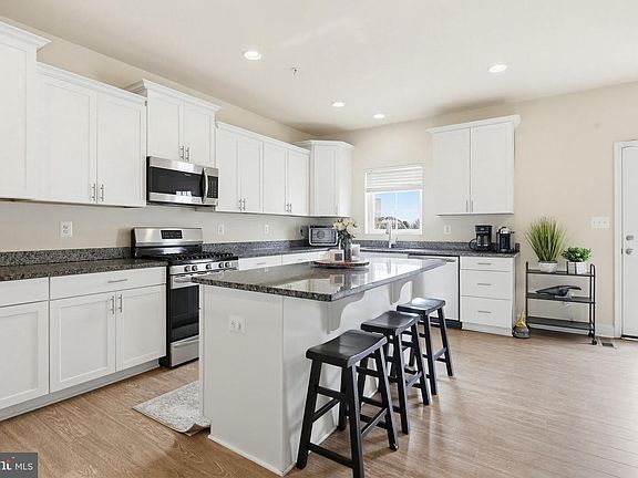 3rd image of 5057 E Joppa Rd