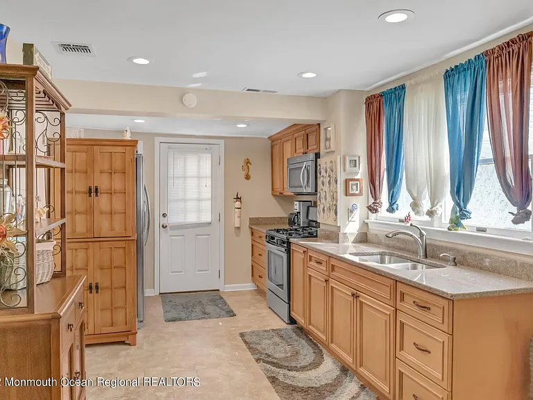 51 Seadrift Ave — Photo 9