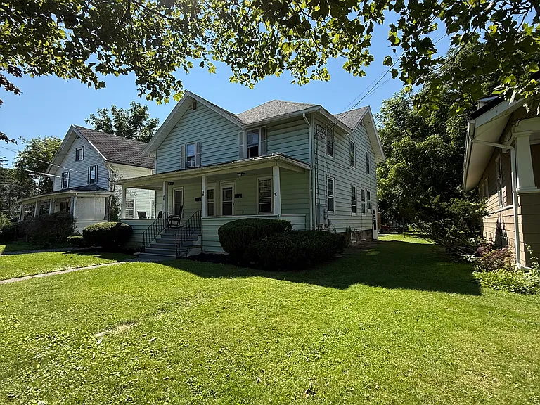 28 Brooklyn Ave — Photo 6