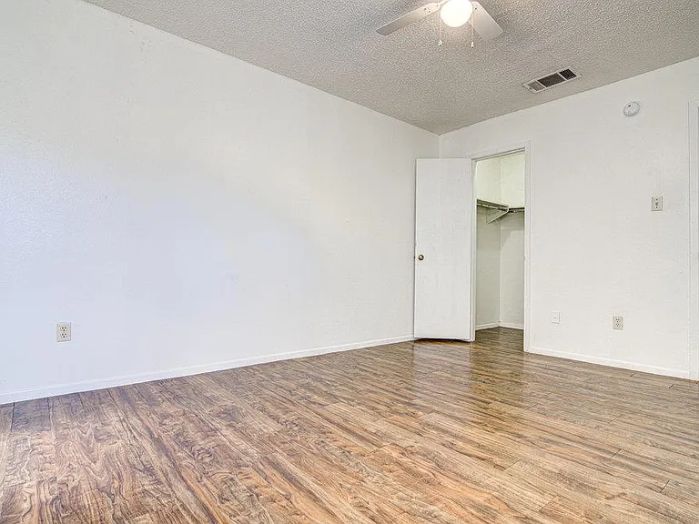 8110 W Gate Blvd #B — Photo 4