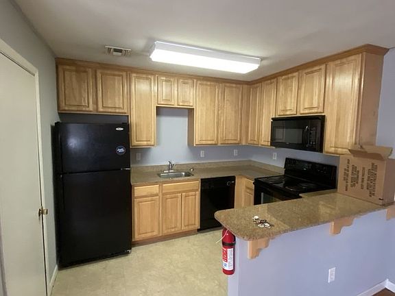 4th image of 220 Bridge St #7