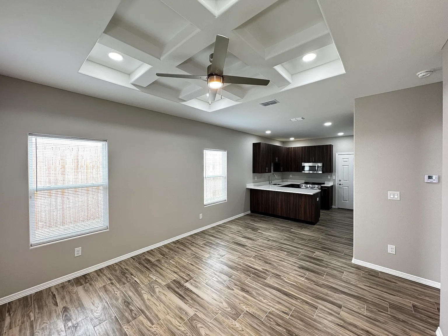 2 bed, 850 sqft, $1,100 — Photo 2