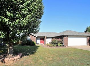 1012 N 26th St, Rogers, AR 72756