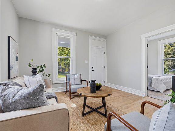 5th image of 2711 S Capitol Ave