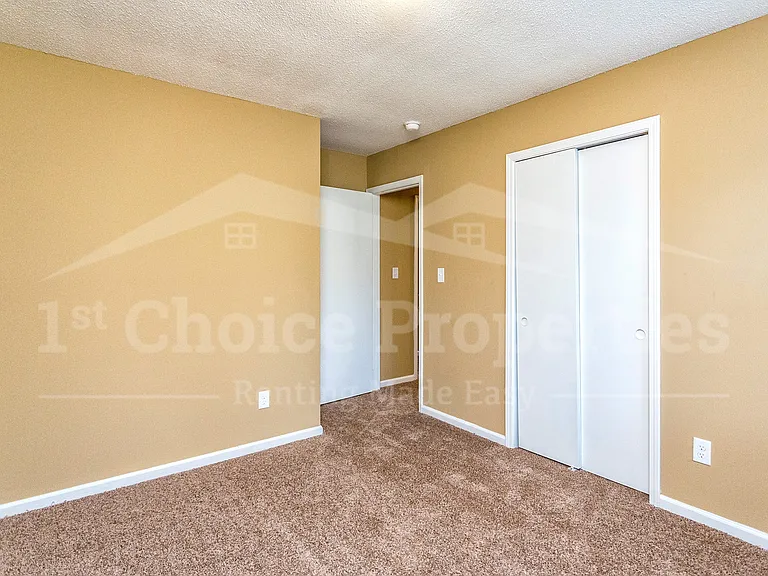5849 Janet Dr — Photo 13