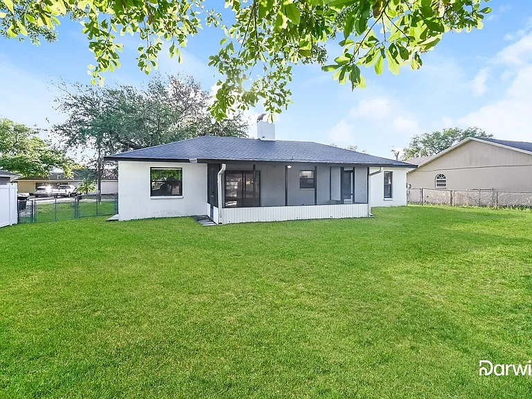 7986 Benjamin Dr — Photo 15