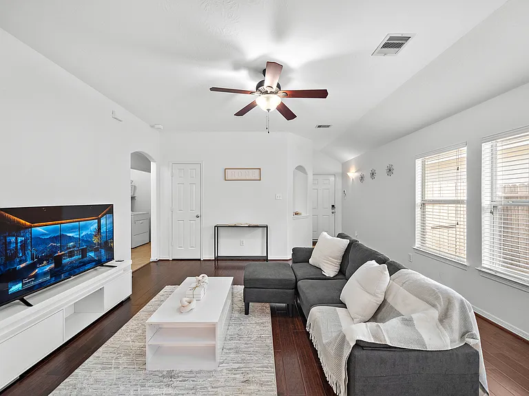 11411 Edmond Thorpe Ln — Photo 8