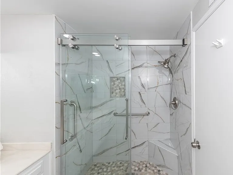 980 S Loyola Dr — Photo 35