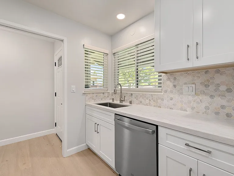 1529 Elmar Way — Photo 11