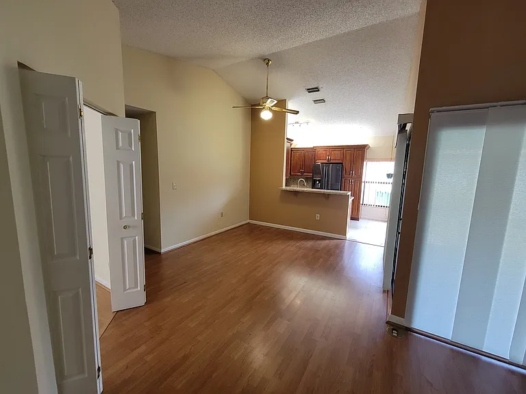 5881 Chester Ln — Photo 6